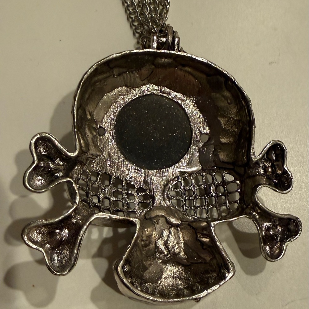 Silver Skull Pendant Necklace - Picture 4 of 5